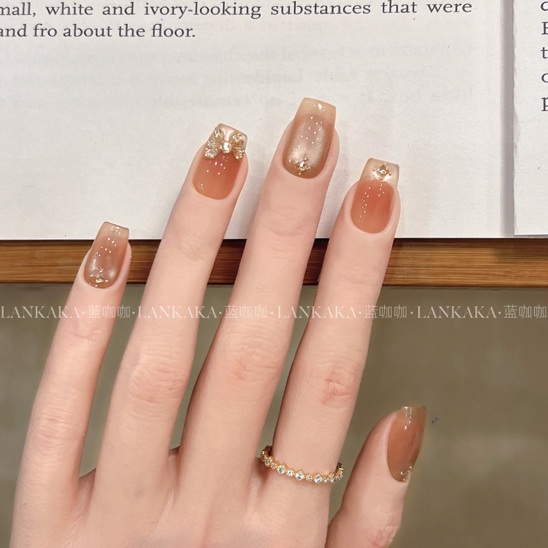 Cat-Eye Wearable Nails, Short Style, High-End, Unique and Beautiful Wearable Nail Art, 2026 New Model, Handmade, Skin-Brightening Nail Stickers