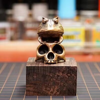 Spot brass Skull skull corner frog empto want to build Small Zoo No 2 Ma Great Uncle Collection Pendulum Model