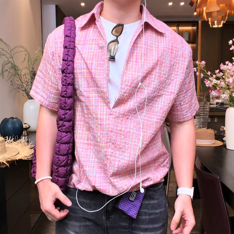 Korean-Style Fake Two-Piece V-Neck Vertical Striped Shirt for Men and Women, Summer Relaxed and Casual Style with Elastic Hem and Half Sleeves