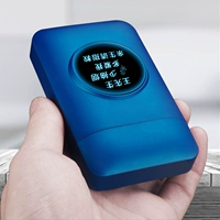 Определенный кожей текст сигаретной коробки