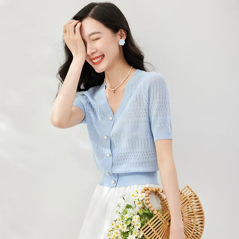 2026 Summer New Style Elegant Light Luxury Hollow Thin Ice Silk Short-Sleeve Knitted Top Women's V-Neck Puff Sleeve Blouse