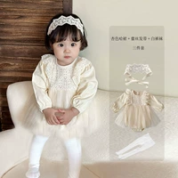 Абрикосовая кружевная повязка на голову, белые колготки, кружевное платье