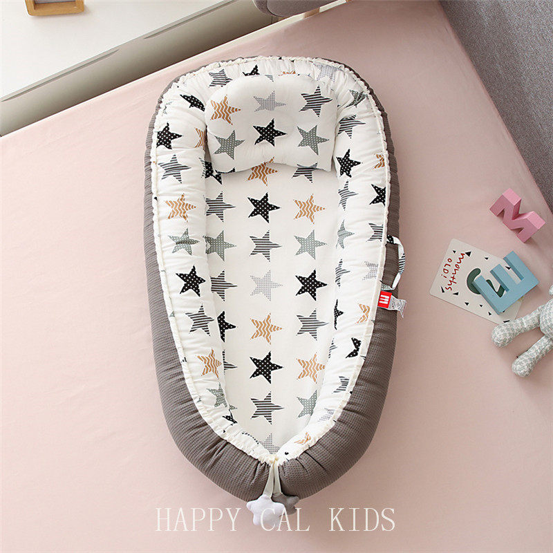Cellular breathable folding removable baby bed Bionic all-removal baby pillow travel cot