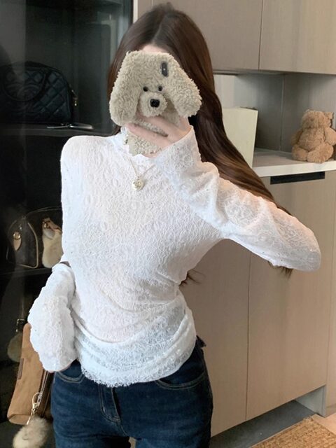 Sexy and Alluring Style, Large U-Neck Long-Sleeve Sequined Lace Shirt for Women, New Winter Model, Versatile and Slim-Fitting Base Top