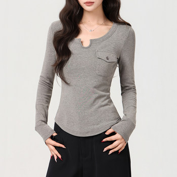 High-End Gray Chic U-Neck Long-Sleeve T-Shirt for Women, New Winter Design with Pockets and Curved Hem, Slim-Fit Base Shirt