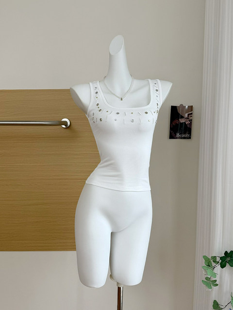 Slim-Fit Outerwear Hot Girl U-Neck Camisole for Women, 2026 Spring New American-Style Metal-Decorated Sleeveless Vest