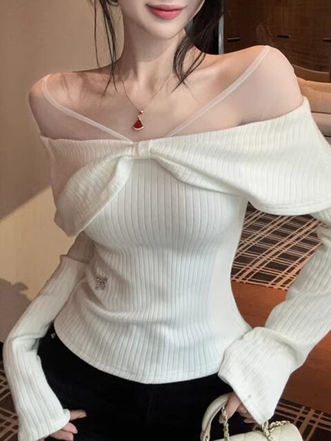 Sweet and Pure Style Mesh Splicing One-Shoulder Long-Sleeved T-Shirt for Women, New Winter Style with Bow, Hollow Back Top