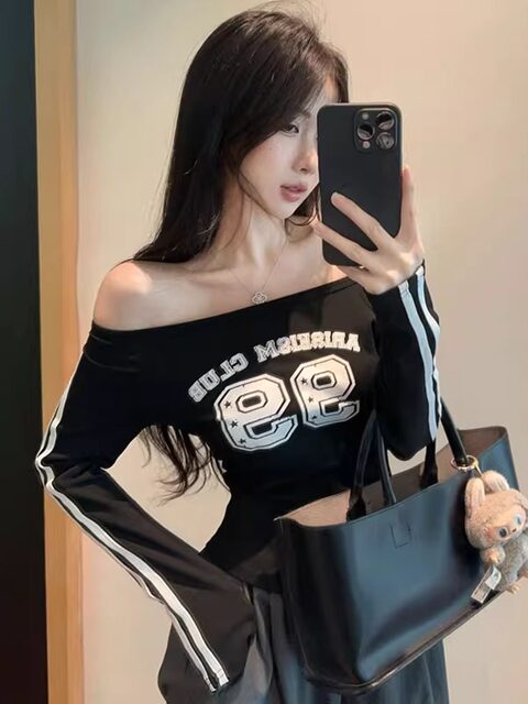 American-Style Spicy Girl Off-Shoulder Color-Block Striped Long-Sleeve T-Shirt for Women, New Spring Letter Print Slim-Fit Short Top