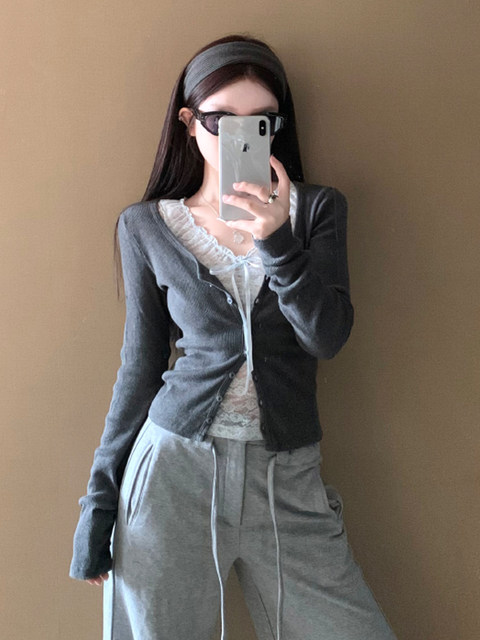 Sweet Girl Bow Lace Patchwork Base Shirt for Women, New Autumn Slim-Fit Color-Block Fake Two-Piece Long-Sleeve T-Shirt for Women