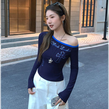 American-Style Spicy Girl Color-Blocked Asymmetrical Neckline Long-Sleeve T-Shirt for Women, Slim Fit, New Autumn Style, Rhinestone Print, Irregular Off-Shoulder Top