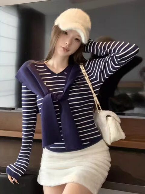 High-End Striped Long-Sleeved Knitted Sweater for Women, New Autumn Korean Style, Versatile Round-Neck Slim-Fit Sweater
