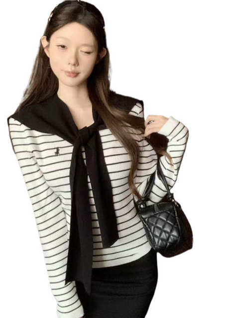 High-End Striped Long-Sleeved Knitted Sweater for Women, New Autumn Korean Style, Versatile Round-Neck Slim-Fit Sweater