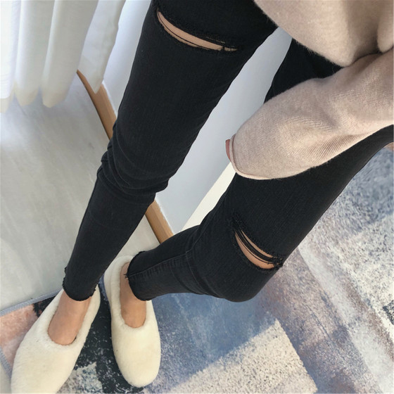 Have to love! Charcoal black slimming nine-point jeans with irregular holes pencil pants for women Korean version 2023