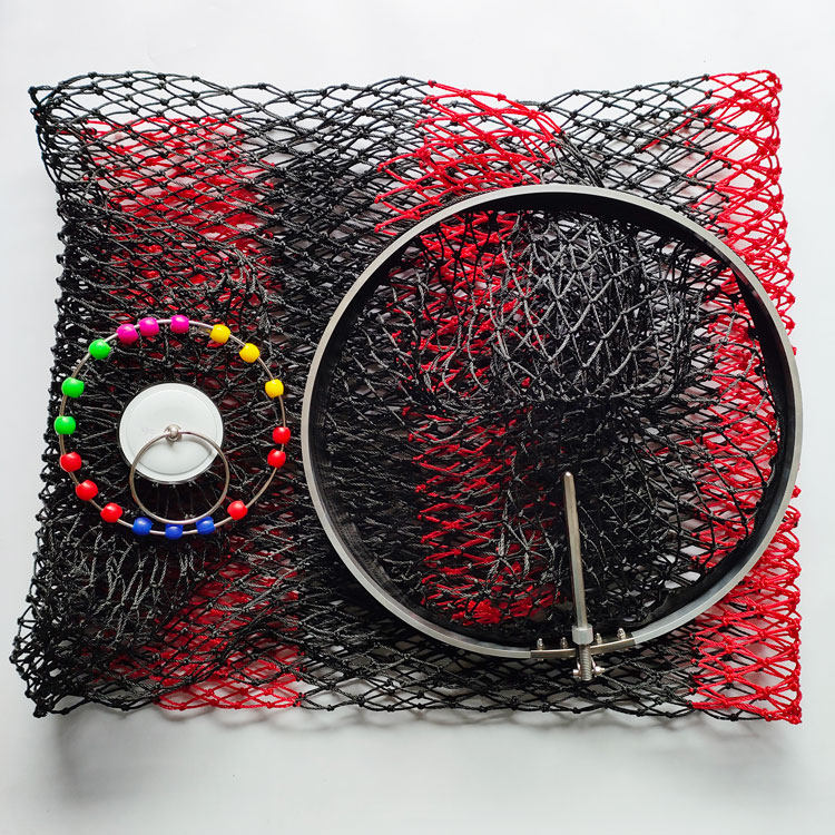 Handicrafts of fish guard hand-knit polyethylene black pit net, pit fish, fish, anti-hanging speed dry fishing steel flying kow