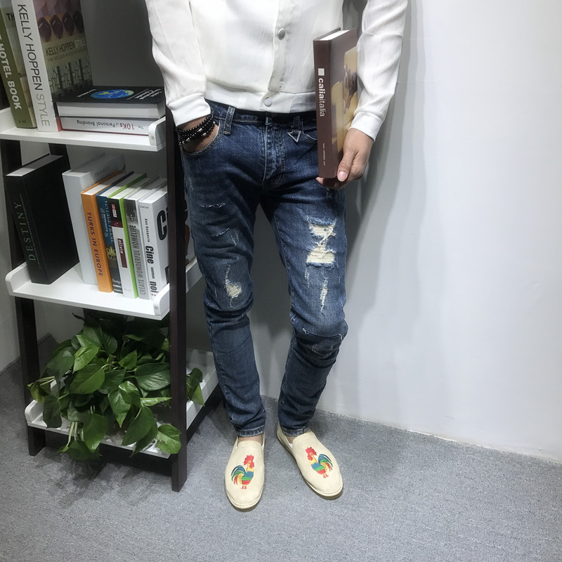 Dòng chữ nam mùa hè phiên bản Hàn Quốc mới của lỗ tự tu cắt chân xanh quần jeans anh chàng tinh thần nhanh tay nổ phong cách thời trang nam