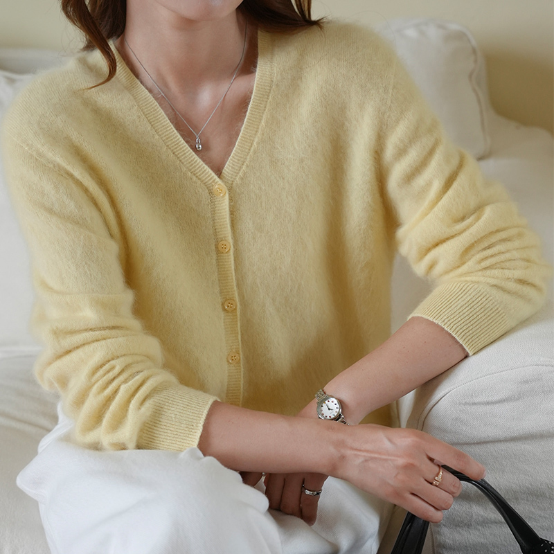 2026 Minimalist Style Brushed Cashmere Sweater for Women, V-Neck Cashmere Knit Cardigan, Soft and Fluffy, Washable Brushed Coat 2026 Minimalist Style Brushed Cashmere Sweater for Women, V-Neck Cashmere Knit Cardigan, Soft and Fluffy, Washable Brushed Coat