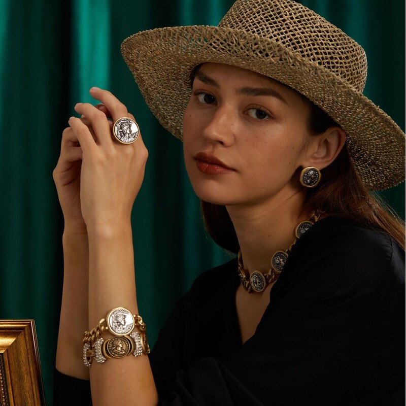 Yongnuo Vintage Embossed Ancient Coin Gold Jewelry, Antique-Style Coin Bracelet, Creating a French Noble Atmosphere