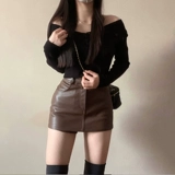 Демисезонная полиуретановая приталенная юбка, шорты, высокая талия, А-силуэт, с акцентом на бедрах