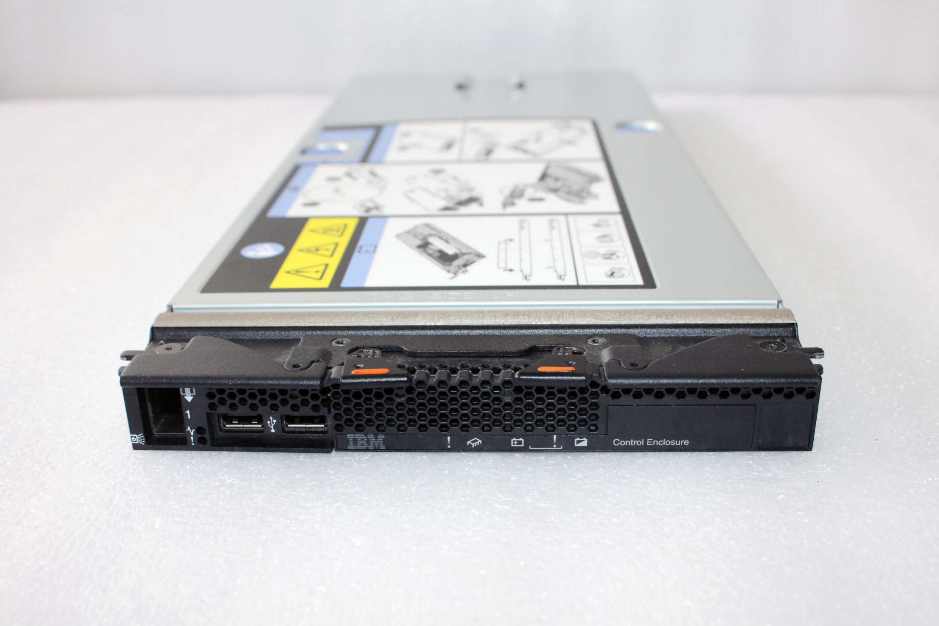 00AH802 90Y7691 IBM FlexSystem V7000 Controller