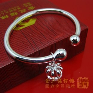 ສາຍແຂນເງິນ S990 sterling ຮູບໄຂ່ແຂງ glossy half-open 99 ສາຍແຂນເງິນບໍລິສຸດສໍາລັບແມ່ຍິງທີ່ມີ pendant ເຮືອນຍອດຄົນອັບເດດ: