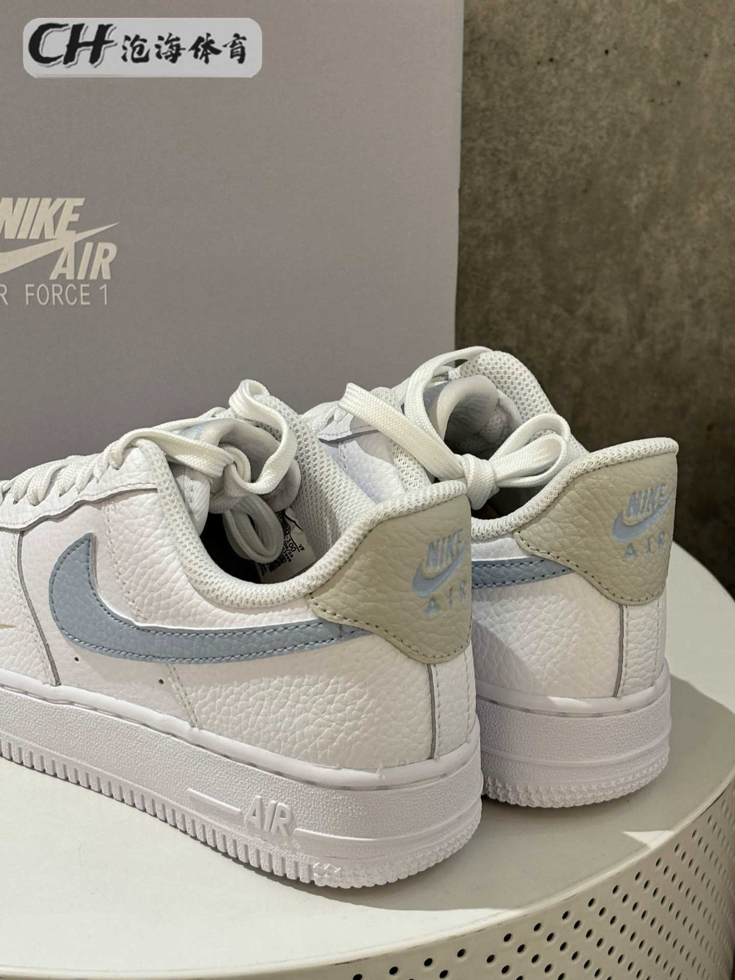 Женские обувь Nike Nike Air Force 1 AF1 белые синие Air Force 1 low-top кроссовки HF0022-100