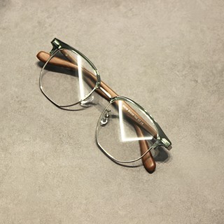 New Retro Metal Square Frame Flat Glasses Trendy Green Anti-Blue Light Eyeglass Frames for Men and Women