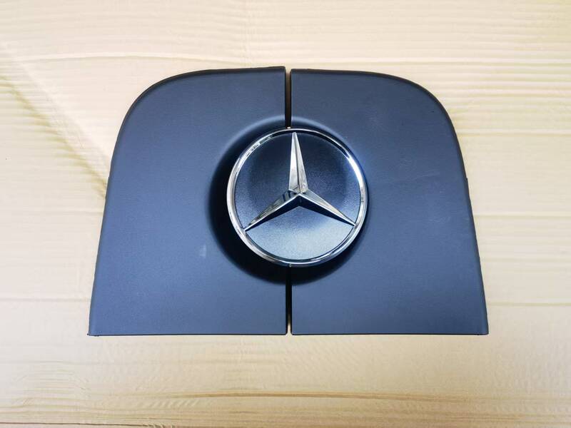 A Set of Modified Emblems for the Grille, Tailgate, Steering Wheel, and Wheel Hub of the Asia Star Orui