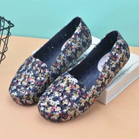 Модные летние сандалии, обувь, пляжные нескользящие танцующие туфли для матери, мягкая подошва