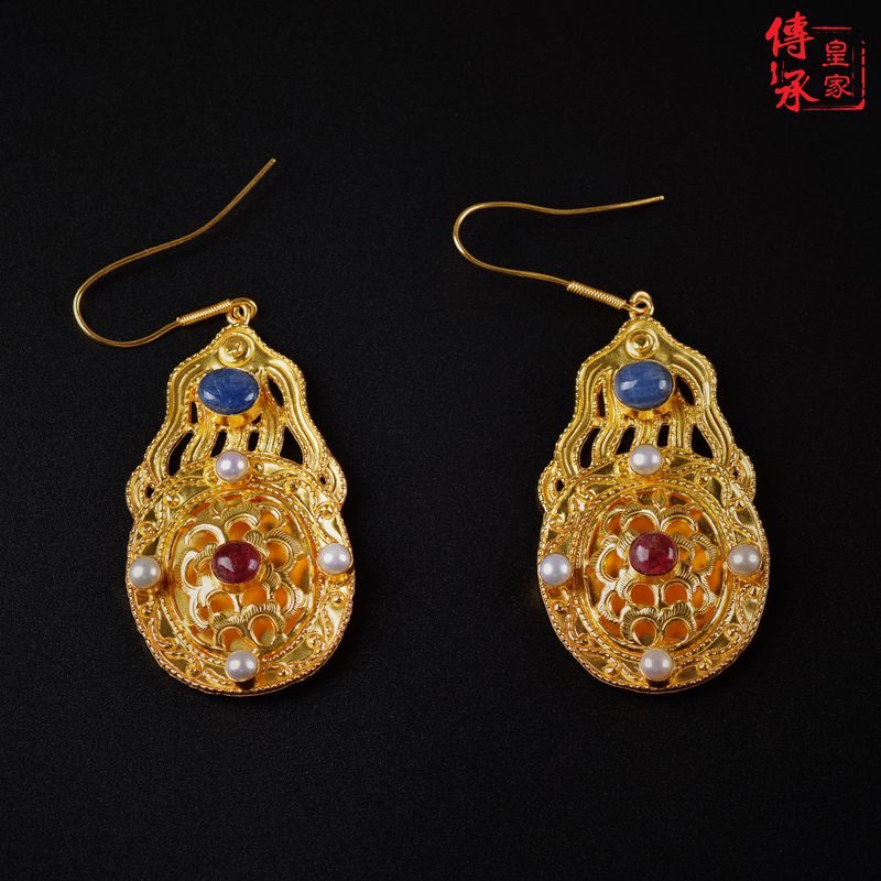 Tang Dynasty style earmarking pure handmade chisel with floral-hollowed floral leaf tattooed with a dang wind accessories