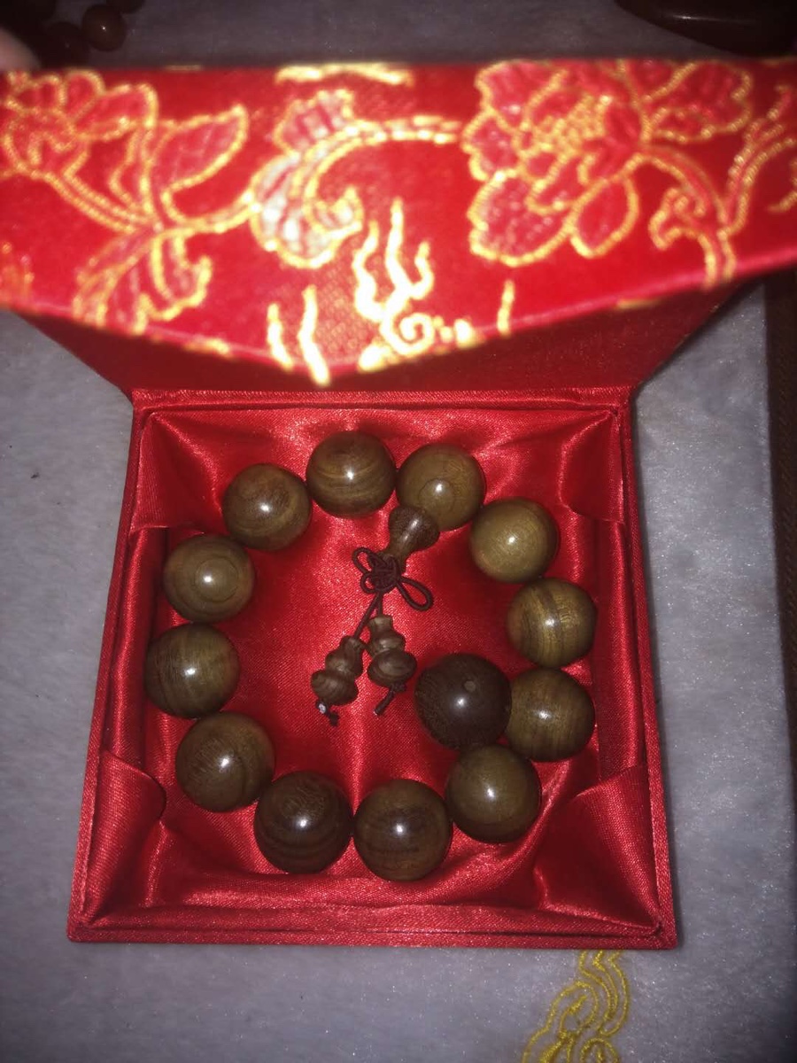 金丝楠木手串 vs 阴沉木乌木佛珠手串：哪款才是你的高级感手链新宠？