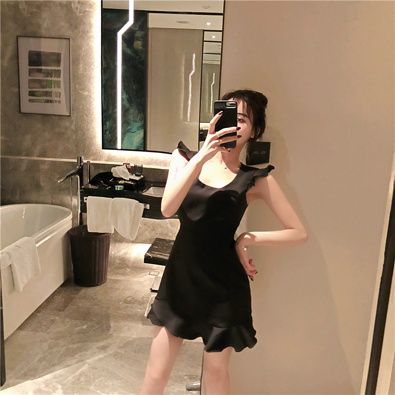 VK旗艦店 韓系木耳邊美背鏤空荷葉邊無袖洋裝