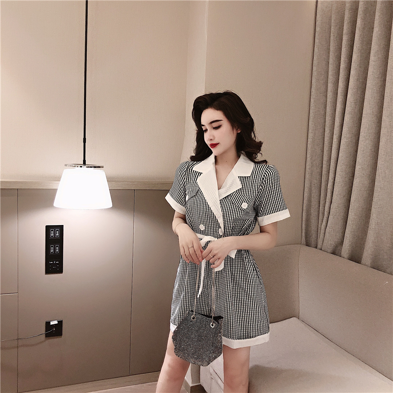 VK旗艦店 韓系西裝領撞色格紋寬口單品連身褲