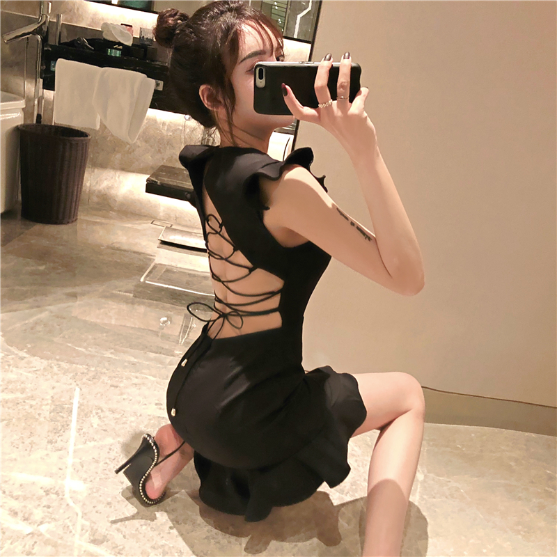 VK旗艦店 韓系木耳邊美背鏤空荷葉邊無袖洋裝