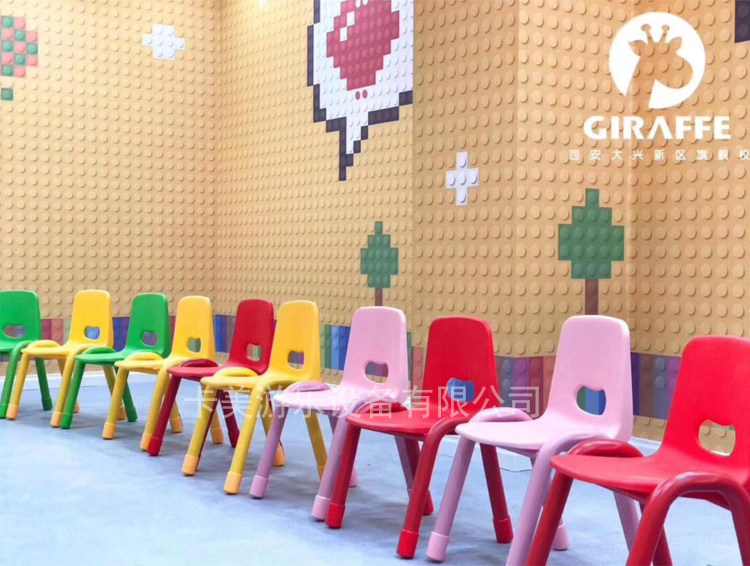 Kindergarten iron foot chair thickened plastic iron foot table and chair children's luxury armrest back chair baby learning chair