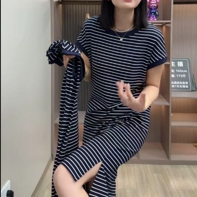 Striped Knitted Dress for Women, New Summer Style, Fashionable, Loose, Casual, Slimming, Simple and Chic Knitted Mid-Length Dress