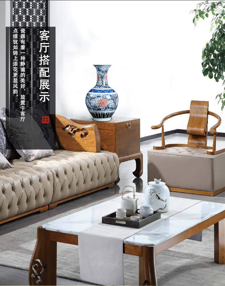 Jingdezhen ceramics famous master hand antique Chinese blue and white porcelain vases, flower arrangement rich ancient frame is placed in the living room