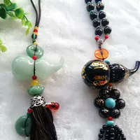 Тыква Ван Кайхуан висит слева