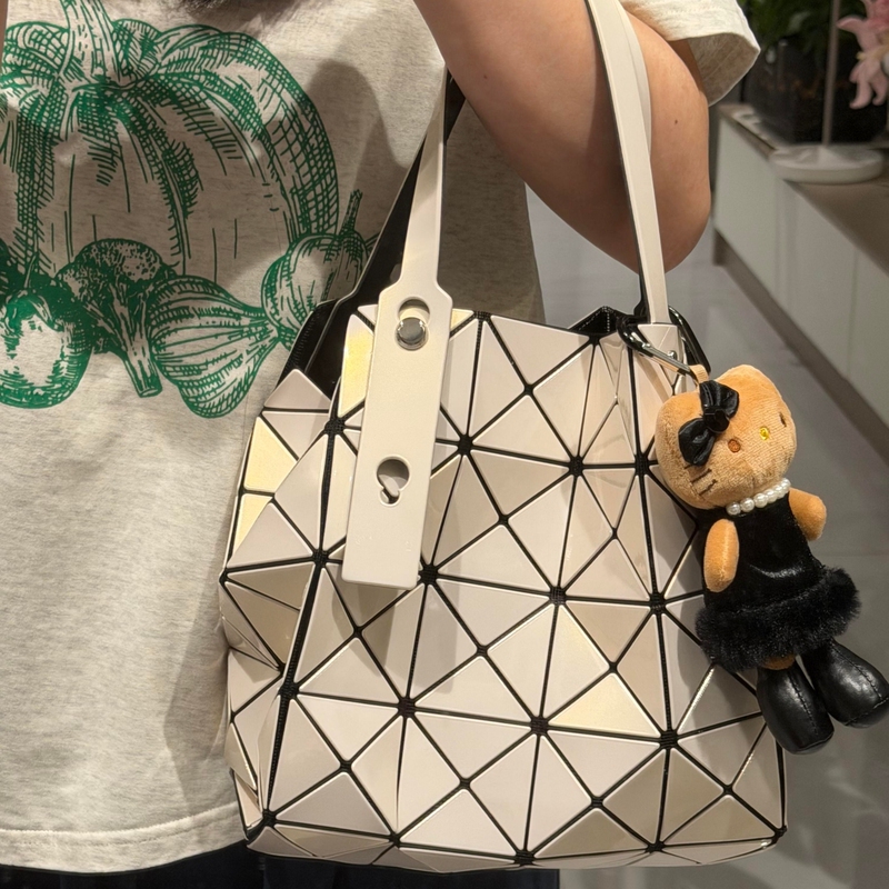 New Geometric Rhombus Bag Carat Diamond-Studded Bag Three-Dimensional Small Square Box Handbag Shoulder Bag Underarm Commuter Women's Bag New Geometric Rhombus Bag Carat Diamond-Studded Bag Three-Dimensional Small Square Box Handbag Shoulder Bag Underarm Commuter Women's Bag