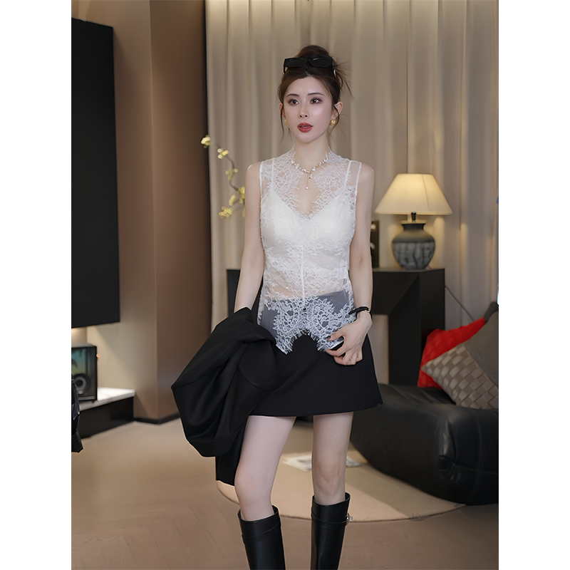 Ah Double Asfo【Charming Eyes】Hollow-Out Sheer Lace Base Shirt with a Sexy and Stylish Overlay Vest Top