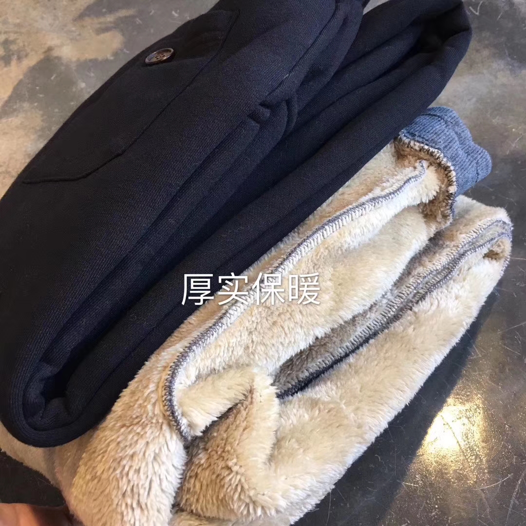 A pair of winter men, women and children can wear warm and thick lamb velvet small feet sports casual pants pants big size
