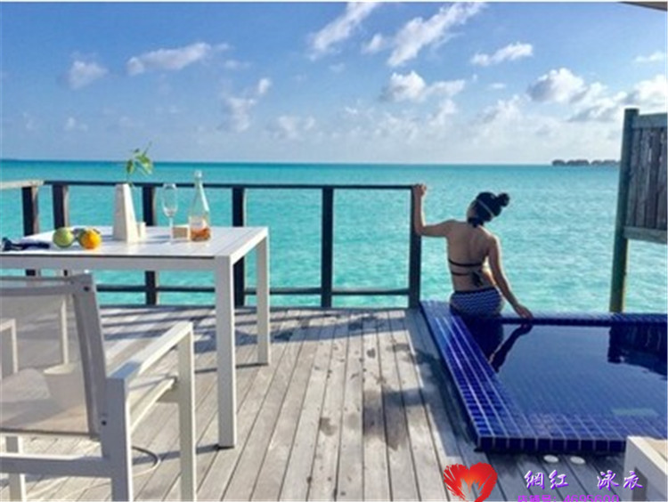 Châu Âu và Hoa Kỳ bikini áo tắm sọc tam giác gợi cảm ngực nhỏ tụ tập quần bơi nữ chia bãi biển - Bikinis bộ đồ tắm