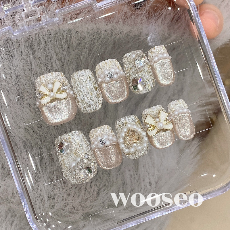 French Cat-Eye Wearable Nails, Short Style, High-End Handmade Nail Patches, 2026 New Style, Unique and Stunning Wearable Nail Art