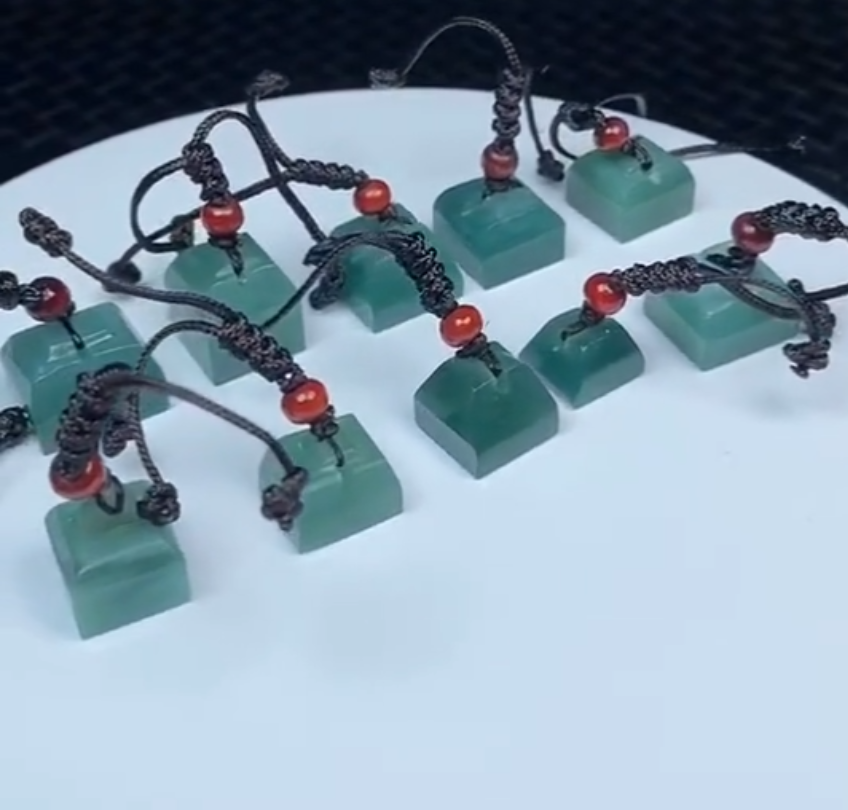 Fine Xi'an Green Ruyi Button Calligraphy and Painting Seal A set of 10 square printing surfaces 1.1-1.3 high 0.9-1.8 gold stone seal carvings