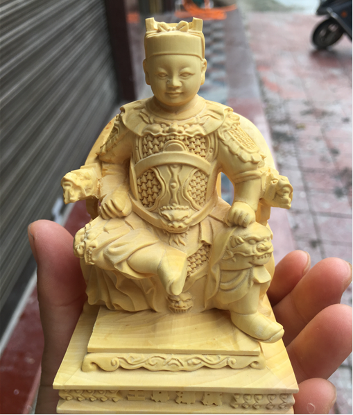 Cliff cypress boxwood carving Guangze Zun Wang Guo Shengwang carried wooden Buddha niche small Buddha box mini shrine Buddhist hall offering