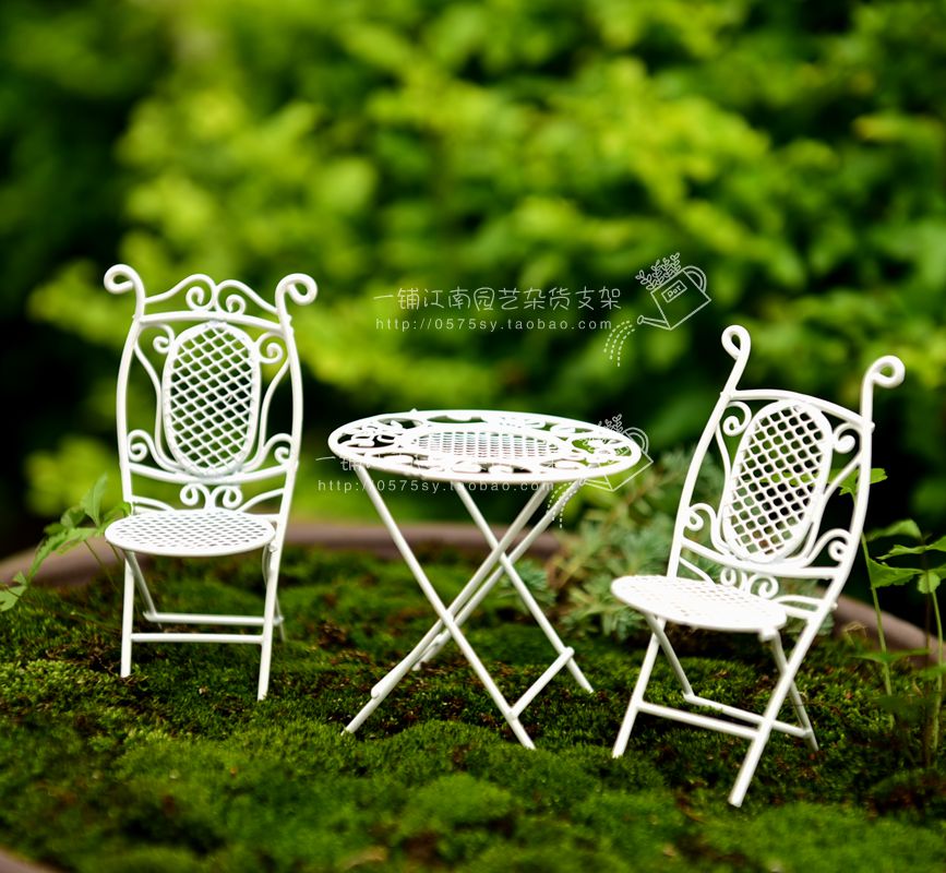 电竞桌椅配件：让桌面秩序井然的多功能收纳艺术