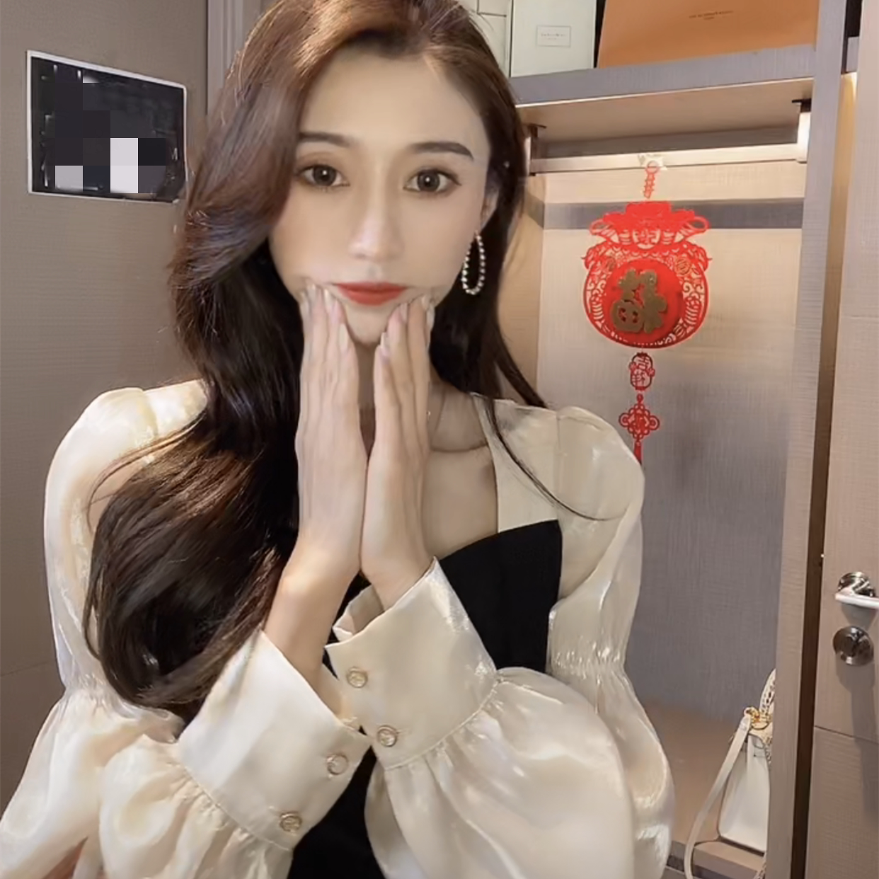 Square neck puff sleeves pleated niche small fragrance French 2021 princess dress temperament mid-length irregular dress