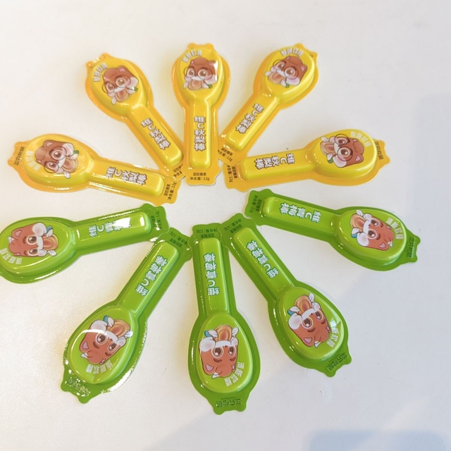 Three Squirrels Vitamin C Autumn Pear Sticks Green Plum Sticks Candy Lollipops Pear Syrup Children's Snacks High Aesthetic Value Popular Healthy