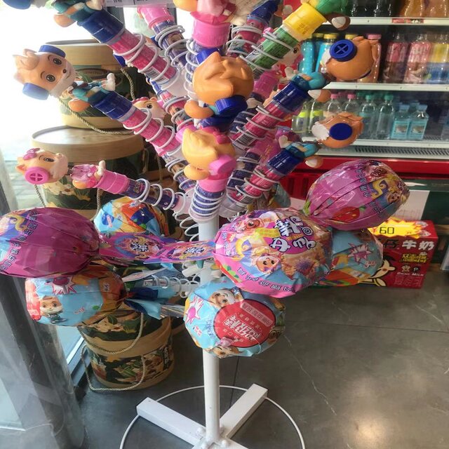 [Three Squirrels_Lollipop 90g*2 Pieces] Extra Large Fruit Candy, Creative Style for Kids and Girls, Knight Design