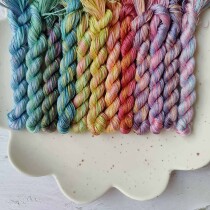 Two batches of Song of light wind]silk version embroidery thread Mulberry silk embroidery thread