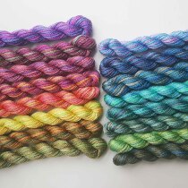 Prologue of the night]Two batches of hand-dyed gradient color embroidery threads